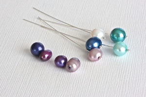 Trying to find the right purple to match the other 4 pearls, after 30  back and forth emails...that's not really fun!
